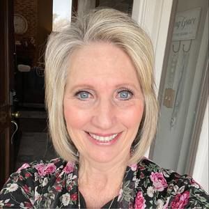 Meet your Posher, Yvette